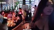 身材炸裂的高情商安东尼球迷 如愿拿到跟偶像合影机会